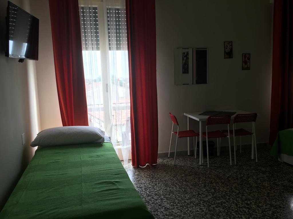 Aliante Turist House Panzió Pisa Kültér fotó
